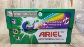 ARIEL kapsułki 3w1 38szt kolor Protection do prania